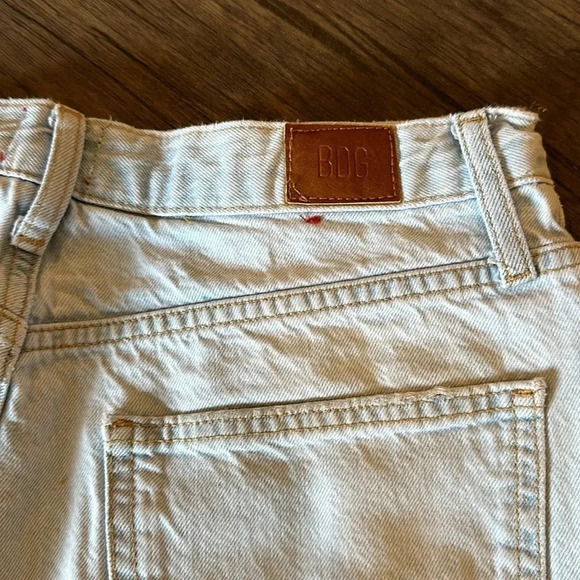 BDG Urban Outfitters Girlfriend High Rise Denim Cut off shorts Size 30 - Picture 3 of 7